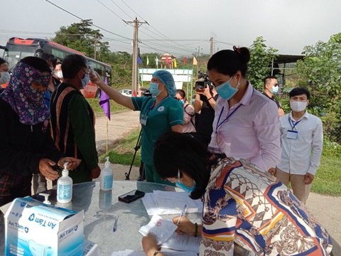 Bầu cử sớm tại huyện đảo Bạch Long Vỹ và đỉnh Lò Xo - Ảnh 5. Bầu cử sớm tại huyện đảo Bạch Long Vỹ và đỉnh Lò Xo - Ảnh 5.