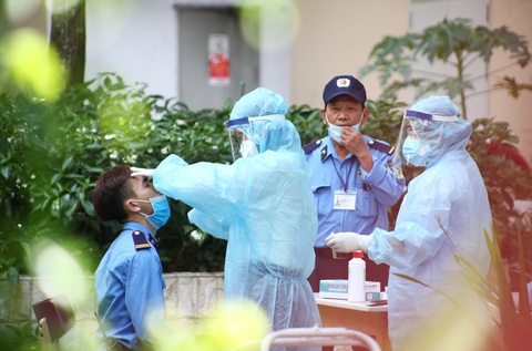 Chiều 21-5, thêm 57 ca COVID-19 trong nước, 21 ca nguy kịch - Ảnh 1. Chiều 21-5, thêm 57 ca COVID-19 trong nước, 21 ca nguy kịch - Ảnh 1.