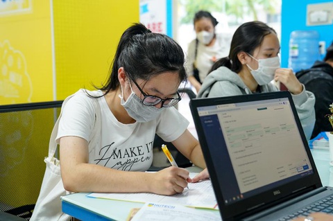 Thích ngành hot Kinh doanh & Quản lý, thí sinh tăng tốc xét tuyển học bạ - Ảnh 4. Thích ngành hot Kinh doanh & Quản lý, thí sinh tăng tốc xét tuyển học bạ - Ảnh 4.