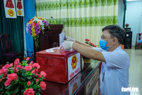 Bầu cử đặc biệt ở Bệnh viện dã chiến số 1 Bắc Ninh - Ảnh 3. Bầu cử đặc biệt ở Bệnh viện dã chiến số 1 Bắc Ninh - Ảnh 3.