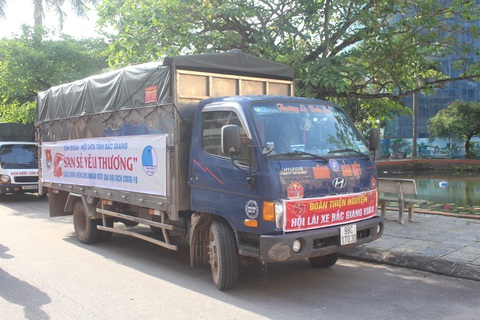 10 tấn gạo san sẻ yêu thương hỗ trợ thanh niên công nhân ở Bắc Giang - Ảnh 2. 10 tấn gạo san sẻ yêu thương hỗ trợ thanh niên công nhân ở Bắc Giang - Ảnh 2.