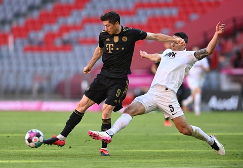Ghi bàn phút 90, Lewandowski đi vào lịch sử trong ngày nâng đĩa bạc Bundesliga - Ảnh 3. Ghi bàn phút 90, Lewandowski đi vào lịch sử trong ngày nâng đĩa bạc Bundesliga - Ảnh 3.