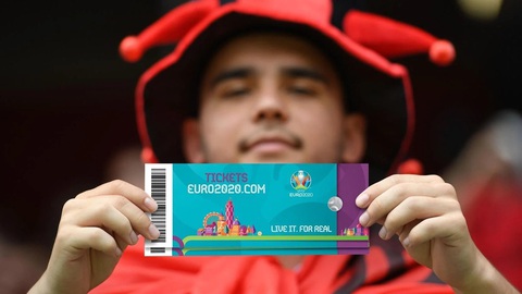 Các CĐV phải trải qua những gì để được vào sân xem Euro 2020? - Ảnh 3. Các CĐV phải trải qua những gì để được vào sân xem Euro 2020? - Ảnh 3.