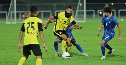 Cầu thủ nhập tịch gốc Brazil ghi bàn, Malaysia vẫn thảm bại 1-4 trước Kuwait - Ảnh 2. Cầu thủ nhập tịch gốc Brazil ghi bàn, Malaysia vẫn thảm bại 1-4 trước Kuwait - Ảnh 2.