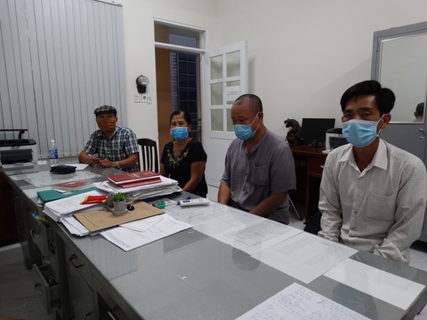 Nghi phạm dùng thẻ công vụ đặc biệt giả để gặp 5 người Trung Quốc khai gì? - Ảnh 2. Nghi phạm dùng thẻ công vụ đặc biệt giả để gặp 5 người Trung Quốc khai gì? - Ảnh 2.