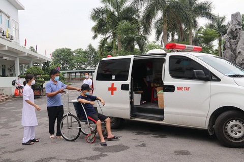 12 bệnh nhân COVID-19 ở Bắc Ninh xuất viện - Ảnh 2. 12 bệnh nhân COVID-19 ở Bắc Ninh xuất viện - Ảnh 2.