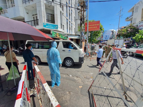 TP.HCM: Cháu của bệnh nhân bán quán ăn ở quận 3 dương tính lần 1 với COVID-19 - Ảnh 1. TP.HCM: Cháu của bệnh nhân bán quán ăn ở quận 3 dương tính lần 1 với COVID-19 - Ảnh 1.