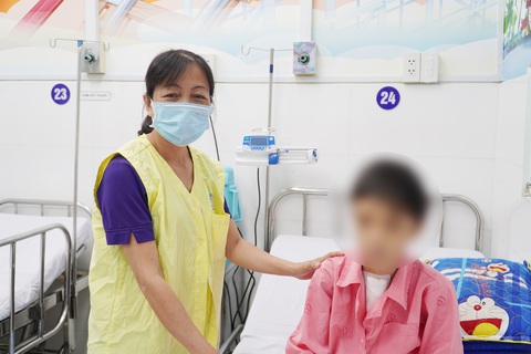 9 giờ phẫu thuật cứu bệnh nhi mắc bệnh tim bẩm sinh hiếm gặp - Ảnh 1. 9 giờ phẫu thuật cứu bệnh nhi mắc bệnh tim bẩm sinh hiếm gặp - Ảnh 1.
