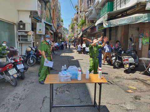 TP.HCM sẵn sàng phương án cách ly tập trung cho 30.000 người - Ảnh 1. TP.HCM sẵn sàng phương án cách ly tập trung cho 30.000 người - Ảnh 1.