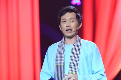 Nghệ sĩ Hoài Linh nói gì về số tiền hơn 14 tỉ đồng ủng hộ đồng bào lũ lụt miền Trung? - Ảnh 1. Nghệ sĩ Hoài Linh nói gì về số tiền hơn 14 tỉ đồng ủng hộ đồng bào lũ lụt miền Trung? - Ảnh 1.