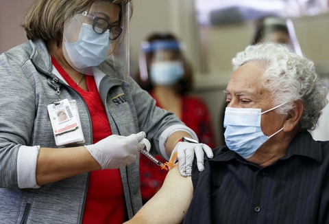 Những loại thuốc có thể khiến tiêm vaccine COVID-19 cũng như không - Ảnh 1. Những loại thuốc có thể khiến tiêm vaccine COVID-19 cũng như không - Ảnh 1.