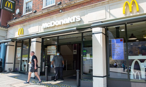 Phản đối tại Anh đòi McDonalds chuyển sang đồ ăn chay - Ảnh 1. Phản đối tại Anh đòi McDonalds chuyển sang đồ ăn chay - Ảnh 1.