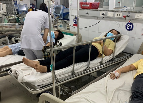 Cơ sở nước đá rò rỉ khí gas, gần 100 công nhân nhà máy giày da gần bên ngất xỉu - Ảnh 1. Cơ sở nước đá rò rỉ khí gas, gần 100 công nhân nhà máy giày da gần bên ngất xỉu - Ảnh 1.