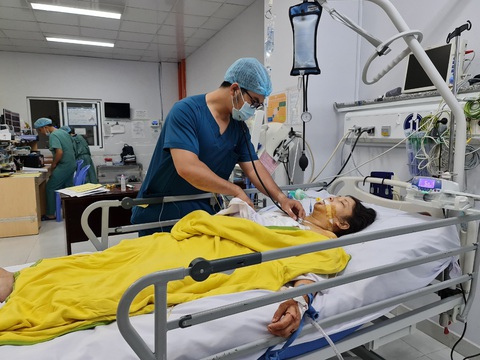 Chủ nhà và người giúp việc bị thợ sơn đâm trọng thương - Ảnh 1. Chủ nhà và người giúp việc bị thợ sơn đâm trọng thương - Ảnh 1.