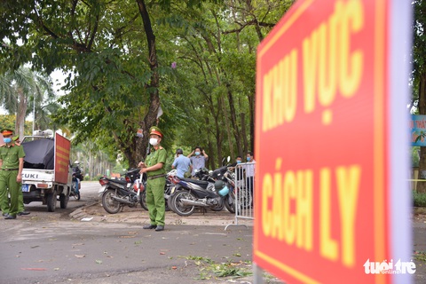 Hà Nội tạm phong tỏa chợ Xanh Văn Quán có liên quan ca COVID-19 - Ảnh 3. Hà Nội tạm phong tỏa chợ Xanh Văn Quán có liên quan ca COVID-19 - Ảnh 3.