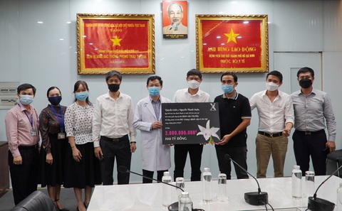 Nhận 2 tỉ ủng hộ chống dịch từ Quyền Linh và người yêu lan, Chợ Rẫy chuyển ngay ra tiền tuyến - Ảnh 1. Nhận 2 tỉ ủng hộ chống dịch từ Quyền Linh và người yêu lan, Chợ Rẫy chuyển ngay ra tiền tuyến - Ảnh 1.