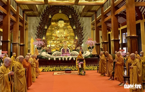 Đại lễ Phật đản 2021 gửi đi thông điệp chung tay đẩy lùi COVID-19 - Ảnh 1. Đại lễ Phật đản 2021 gửi đi thông điệp chung tay đẩy lùi COVID-19 - Ảnh 1.