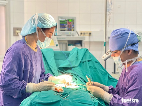 Đau 2 ngày nhưng giấu gia đình, nam sinh 12 tuổi phải cắt bỏ 1 tinh hoàn - Ảnh 1. Đau 2 ngày nhưng giấu gia đình, nam sinh 12 tuổi phải cắt bỏ 1 tinh hoàn - Ảnh 1.