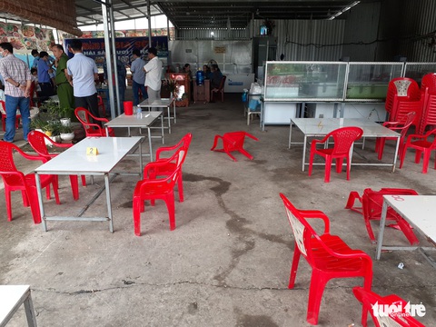Truy bắt nhóm thanh niên đâm 1 người chết, 1 người bị thương tại quán nhậu - Ảnh 3. Truy bắt nhóm thanh niên đâm 1 người chết, 1 người bị thương tại quán nhậu - Ảnh 3.