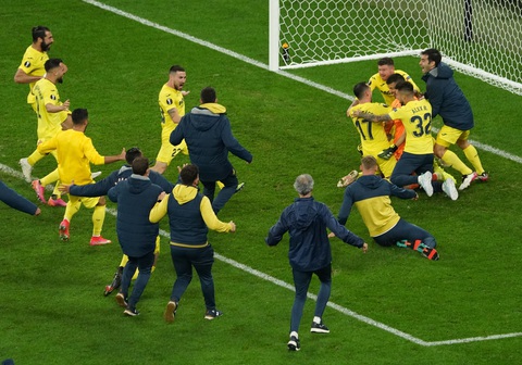 Chiến thắng ở quả penalty thứ 11, Villarreal lần đầu vô địch Europa League - Ảnh 5. Chiến thắng ở quả penalty thứ 11, Villarreal lần đầu vô địch Europa League - Ảnh 5.