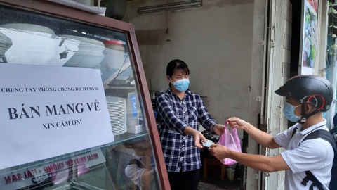 TP.HCM tính toán giãn cách xã hội nơi có nguy cơ cao, tạm dừng hoạt động hớt tóc, gội đầu - Ảnh 4. TP.HCM tính toán giãn cách xã hội nơi có nguy cơ cao, tạm dừng hoạt động hớt tóc, gội đầu - Ảnh 4.
