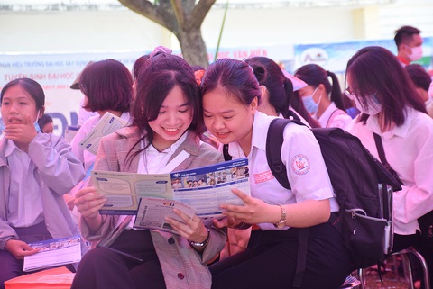 Tuyển sinh đại học 2021: Nóng với xét tuyển học bạ - Ảnh 1. Tuyển sinh đại học 2021: Nóng với xét tuyển học bạ - Ảnh 1.