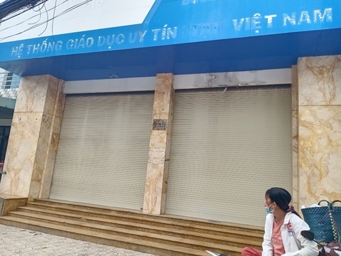 Trung tâm ngoại ngữ bất ngờ đóng cửa, học viên chật vật đòi lại học phí - Ảnh 1. Trung tâm ngoại ngữ bất ngờ đóng cửa, học viên chật vật đòi lại học phí - Ảnh 1.