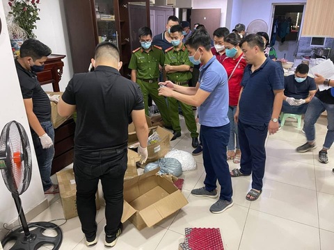 4 ông làm tiệc ma túy mừng sinh nhật, hết 2 đang bị truy nã - Ảnh 2. 4 ông làm tiệc ma túy mừng sinh nhật, hết 2 đang bị truy nã - Ảnh 2.