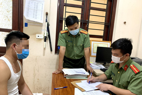 Tung tin vải thiều bị ép giá, 2 người bị xử phạt 10 triệu đồng - Ảnh 1.