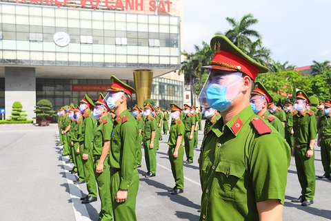 Bộ Công an chi viện 400 chiến sĩ, học viên cho Bắc Ninh phòng chống dịch COVID-19 - Ảnh 2. Bộ Công an chi viện 400 chiến sĩ, học viên cho Bắc Ninh phòng chống dịch COVID-19 - Ảnh 2.