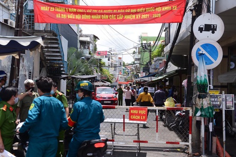TP.HCM: Người dân phải cách ly tại nhà nếu từng đến 44 địa điểm sau - Ảnh 1. TP.HCM: Người dân phải cách ly tại nhà nếu từng đến 44 địa điểm sau - Ảnh 1.