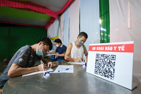 Trắng đêm ở chốt kiểm dịch cửa ngõ phía bắc Thừa Thiên Huế - Ảnh 7. Trắng đêm ở chốt kiểm dịch cửa ngõ phía bắc Thừa Thiên Huế - Ảnh 7.