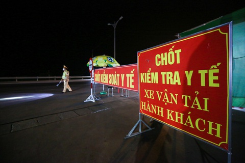 Trắng đêm ở chốt kiểm dịch cửa ngõ phía bắc Thừa Thiên Huế - Ảnh 12. Trắng đêm ở chốt kiểm dịch cửa ngõ phía bắc Thừa Thiên Huế - Ảnh 12.