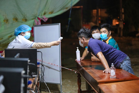 Trắng đêm ở chốt kiểm dịch cửa ngõ phía bắc Thừa Thiên Huế - Ảnh 5. Trắng đêm ở chốt kiểm dịch cửa ngõ phía bắc Thừa Thiên Huế - Ảnh 5.