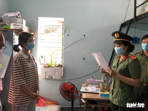 Khởi tố 2 cô gái trong đường dây giúp người Hàn làm chuyên gia để nhập cảnh - Ảnh 1. Khởi tố 2 cô gái trong đường dây giúp người Hàn làm chuyên gia để nhập cảnh - Ảnh 1.