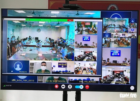 Hội chẩn cho các bệnh nhân COVID-19 nặng cùng lúc tại 4 tỉnh - Ảnh 1. Hội chẩn cho các bệnh nhân COVID-19 nặng cùng lúc tại 4 tỉnh - Ảnh 1.