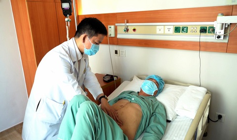 48 giờ thần tốc cứu bệnh nhân suy gan cấp hôn mê - Ảnh 3. 48 giờ thần tốc cứu bệnh nhân suy gan cấp hôn mê - Ảnh 3.