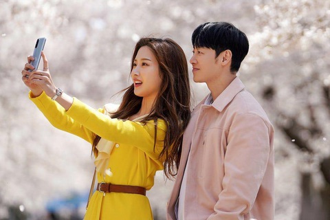 Moon Ga Young và mối tình định mệnh trong Tìm em trong ký ức - Ảnh 1. Moon Ga Young và mối tình định mệnh trong Tìm em trong ký ức - Ảnh 1.