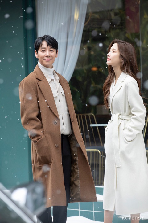 Moon Ga Young và mối tình định mệnh trong Tìm em trong ký ức - Ảnh 3. Moon Ga Young và mối tình định mệnh trong Tìm em trong ký ức - Ảnh 3.