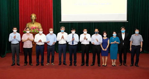 Dược Hậu Giang đồng hành cùng Bộ Y tế tiêm vaccine cho nhân dân - Ảnh 2. Dược Hậu Giang đồng hành cùng Bộ Y tế tiêm vaccine cho nhân dân - Ảnh 2.