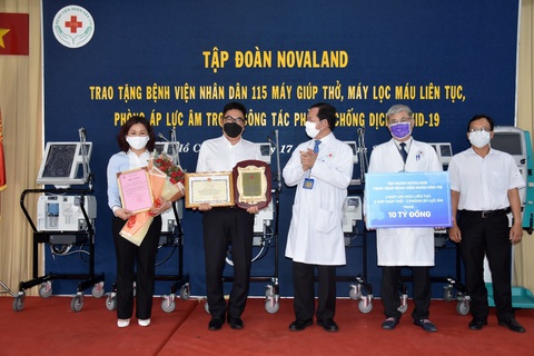 Giữa làn sóng COVID-19, Novaland đồng hành với cộng đồng chống đại dịch - Ảnh 2. Giữa làn sóng COVID-19, Novaland đồng hành với cộng đồng chống đại dịch - Ảnh 2.