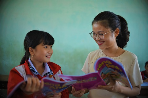 Mang chữ ra đảo Cù Lao Xanh - Ảnh 1. Mang chữ ra đảo Cù Lao Xanh - Ảnh 1.
