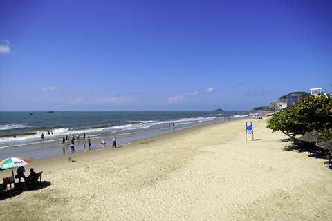 Bà Rịa - Vũng Tàu: Đi từng điểm công cộng xử phạt người không đeo khẩu trang - Ảnh 4. Bà Rịa - Vũng Tàu: Đi từng điểm công cộng xử phạt người không đeo khẩu trang - Ảnh 4.