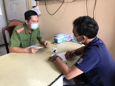 Bà Rịa - Vũng Tàu: Đi từng điểm công cộng xử phạt người không đeo khẩu trang - Ảnh 2. Bà Rịa - Vũng Tàu: Đi từng điểm công cộng xử phạt người không đeo khẩu trang - Ảnh 2.