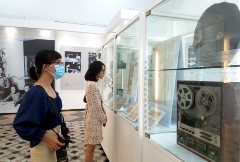 Hiện vật bảo tàng kể chuyện truyền thông trong chiến tranh - Ảnh 2. Hiện vật bảo tàng kể chuyện truyền thông trong chiến tranh - Ảnh 2.