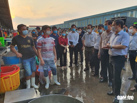 Đón 20.000 người khắp tỉnh thành mỗi ngày, nguy cơ lây dịch chợ Bình Điền rất cao - Ảnh 3. Đón 20.000 người khắp tỉnh thành mỗi ngày, nguy cơ lây dịch chợ Bình Điền rất cao - Ảnh 3.