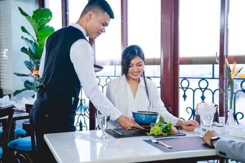 Ngập tràn khuyến mãi trong mùa hè - Ảnh 1. Ngập tràn khuyến mãi trong mùa hè - Ảnh 1.