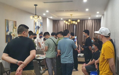 46 người nhập cảnh trái phép ở Hà Nội được phát hiện trong đêm là người Trung Quốc - Ảnh 2. 46 người nhập cảnh trái phép ở Hà Nội được phát hiện trong đêm là người Trung Quốc - Ảnh 2.