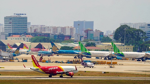 Máy bay lòng vòng trên trời, ra biển, xuống Cần Thơ mới ngược về Tân Sơn Nhất - Ảnh 1. Máy bay lòng vòng trên trời, ra biển, xuống Cần Thơ mới ngược về Tân Sơn Nhất - Ảnh 1.