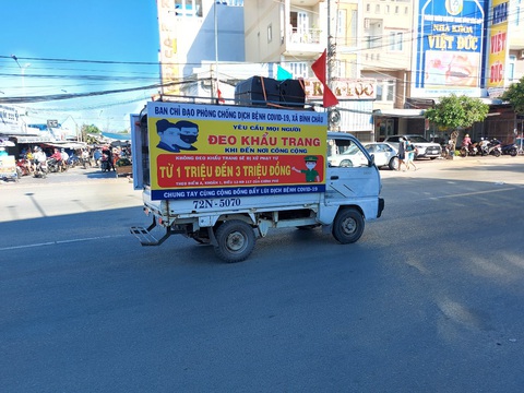 Bà Rịa - Vũng Tàu: Đi từng điểm công cộng xử phạt người không đeo khẩu trang - Ảnh 3. Bà Rịa - Vũng Tàu: Đi từng điểm công cộng xử phạt người không đeo khẩu trang - Ảnh 3.